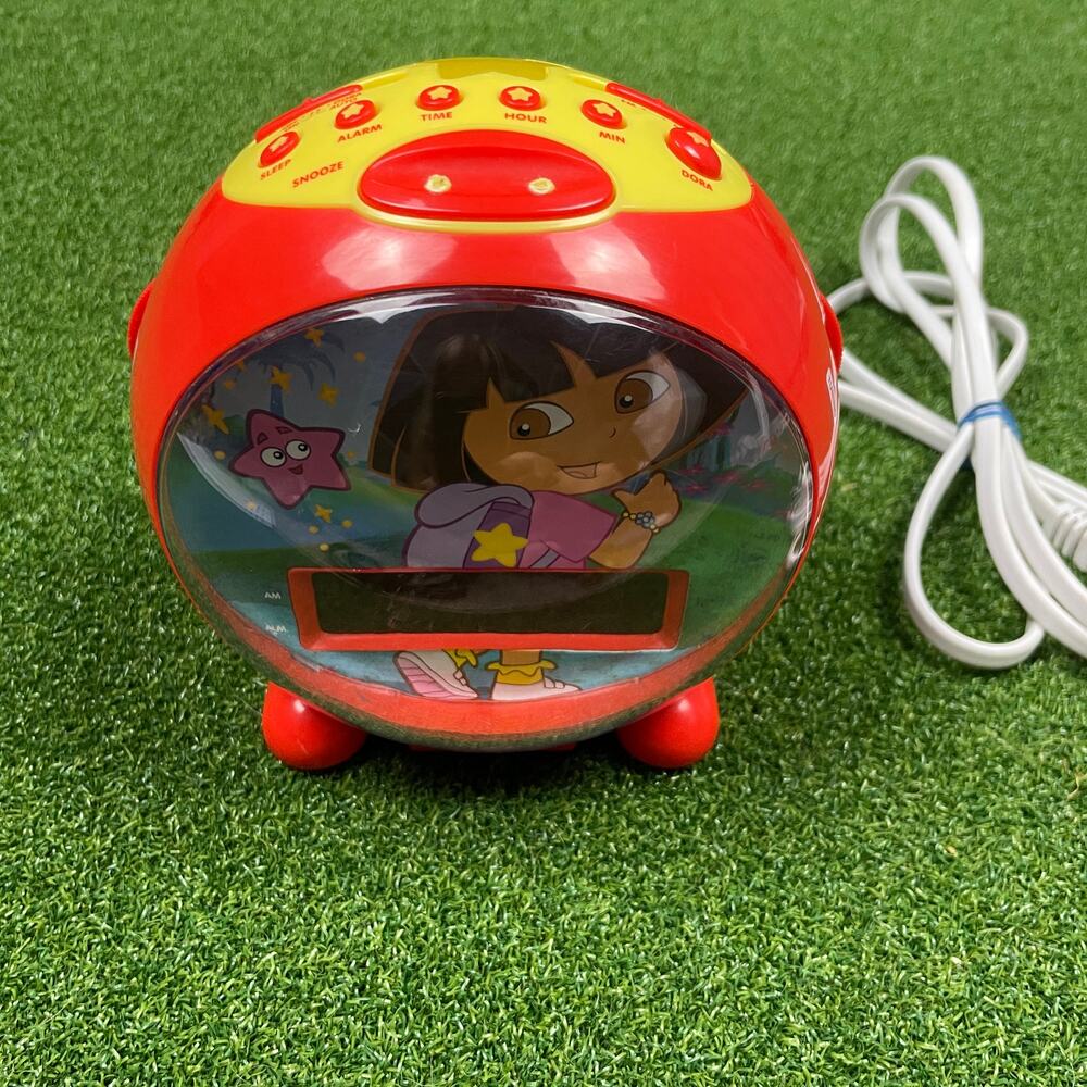 Y2K 2004 Emerson Dora the Explorer Talking Clock Radio